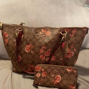 THIS WKND ONLY! Coach handbag w/ wallet